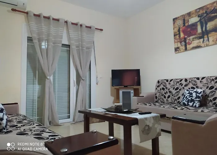 Theona Apartament *