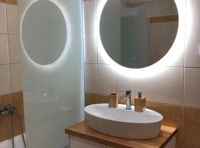 Apartament Theona