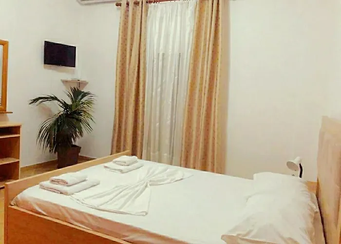 Apartament Theona *