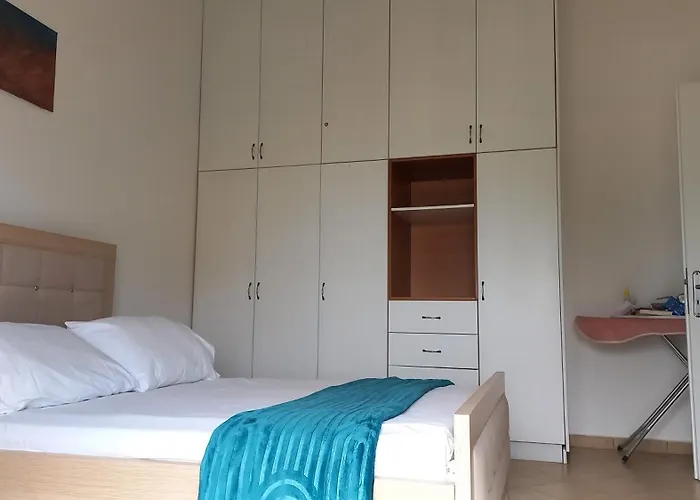 Theona Apartament *