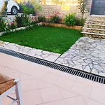 Theona * Sarandë
