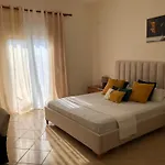 Appartement Theona *