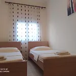 Theona * Sarandë