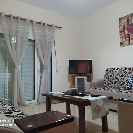 Theona Apartment *