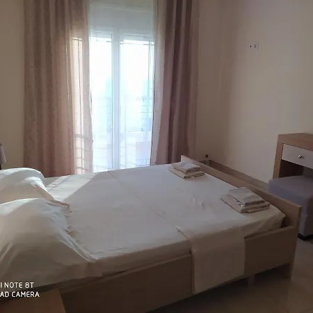 Apartment Theona *