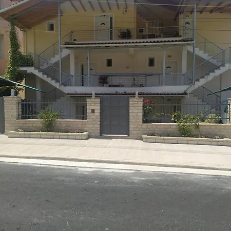Theona Apartament