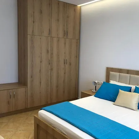Apartment Theona *