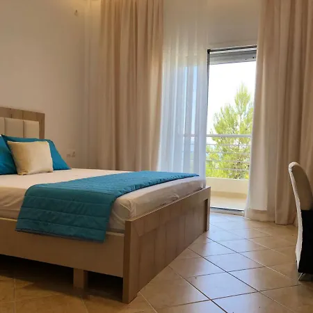 Theona Apartment