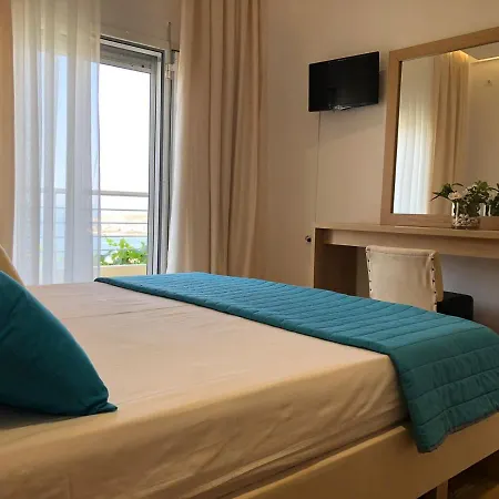 Theona Apartment