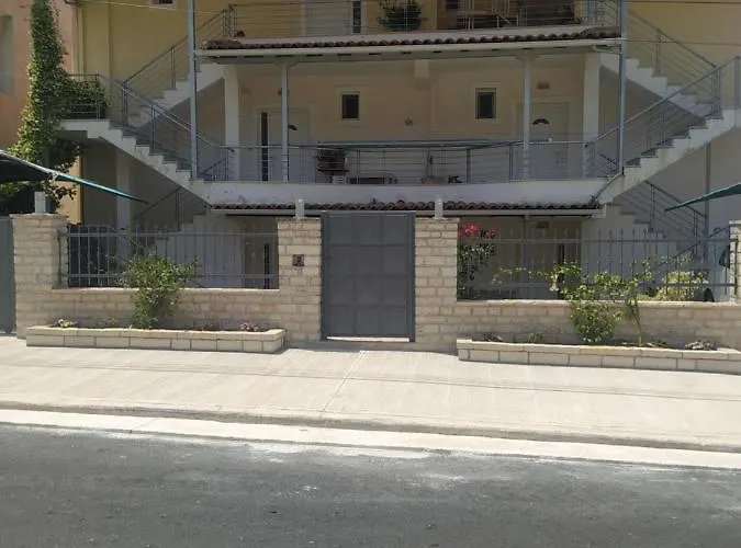 Theona Apartment