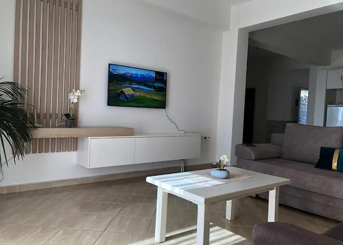 Theona Apartment